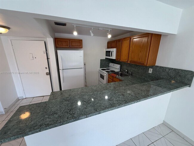 Building Photo - 17101 NW 57th Ave