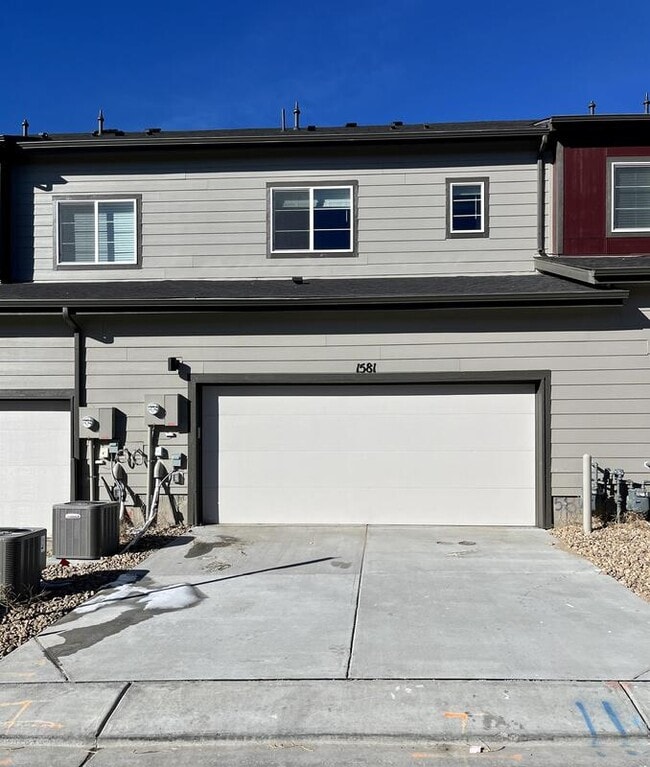 Building Photo - 1581 Spring Water Pt