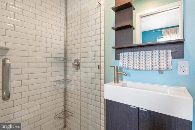 Building Photo - 2016 Oakford St