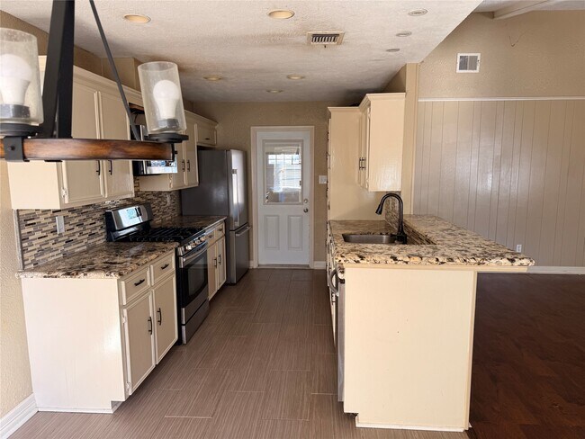 Building Photo - 13726 Rampchester Ln