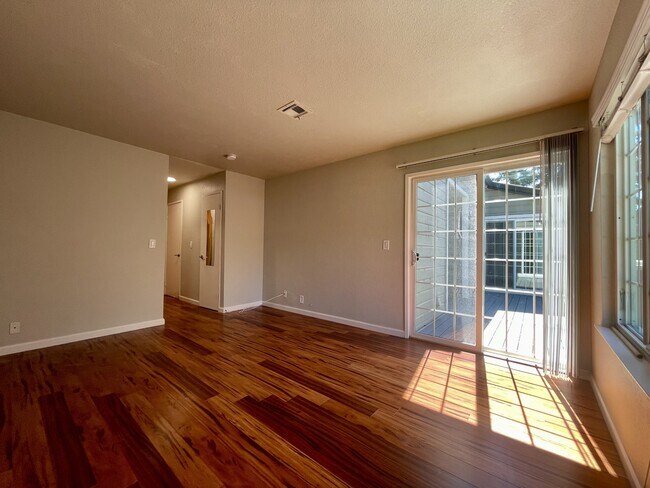 Building Photo - 480 Canyon Oaks Dr