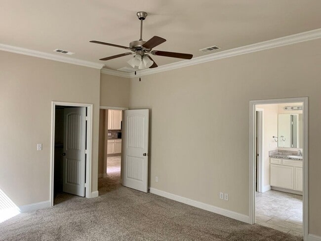 Building Photo - House for Lease in Odessa