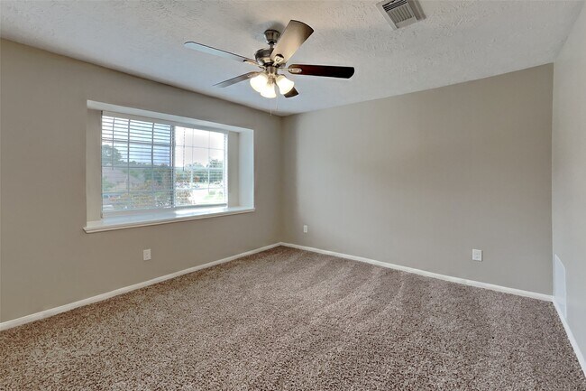 Building Photo - 21884 Whispering Forest Dr