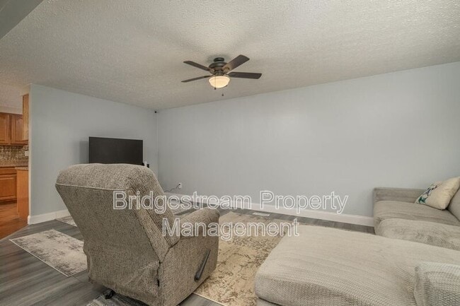 Building Photo - 5209 Pitcairn Rd