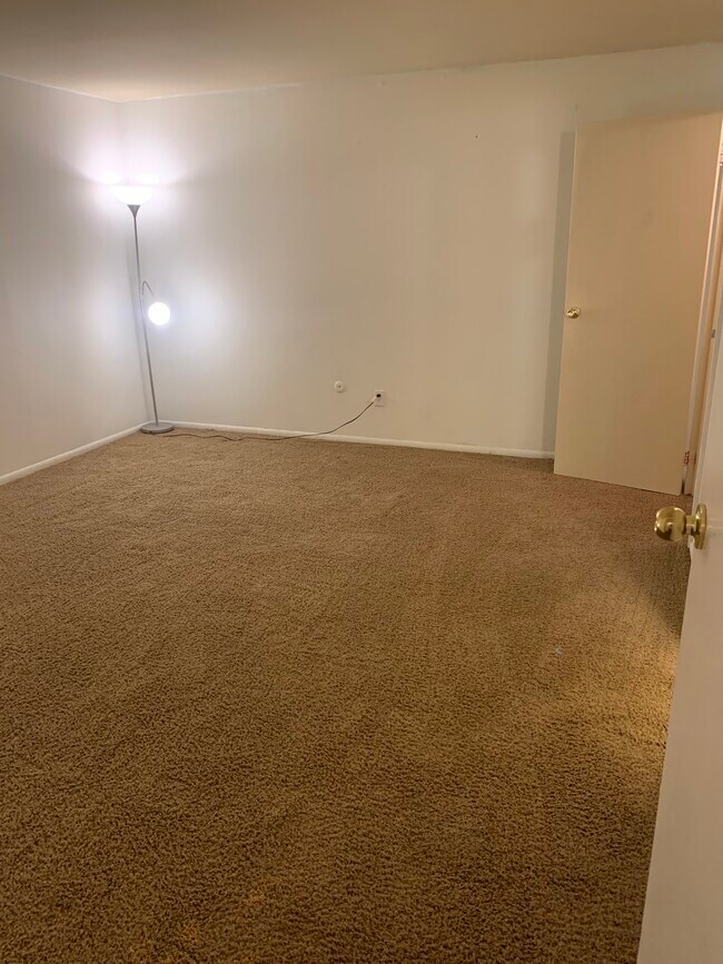 Building Photo - 4000 Gypsy Ln
