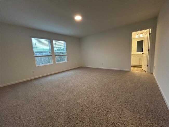 Building Photo - 207 Kinship Dr