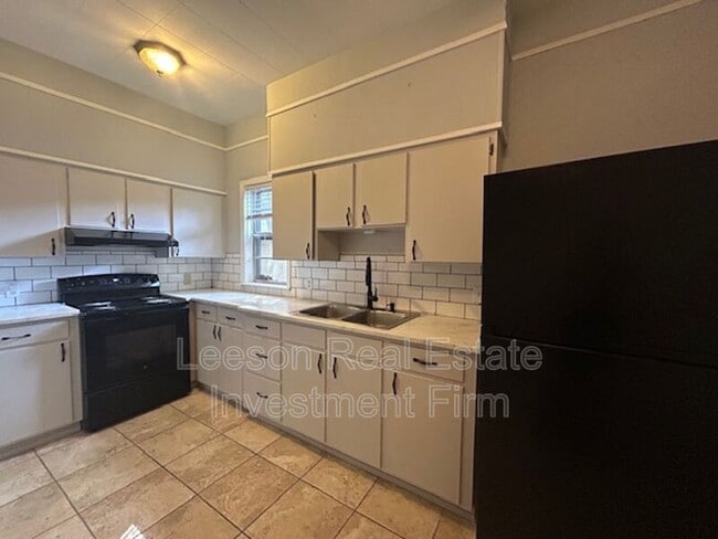 Building Photo - 403 Merrick St