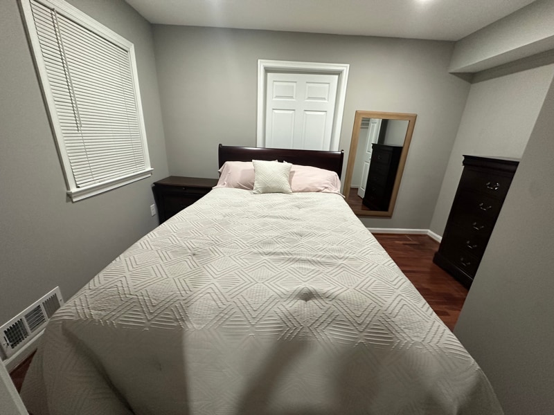 Building Photo - 2608 Village Ln