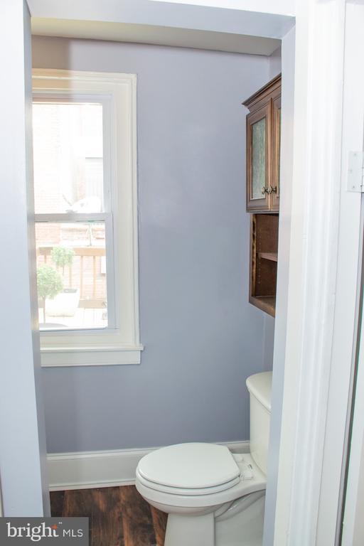 Building Photo - 8 E Henrietta St