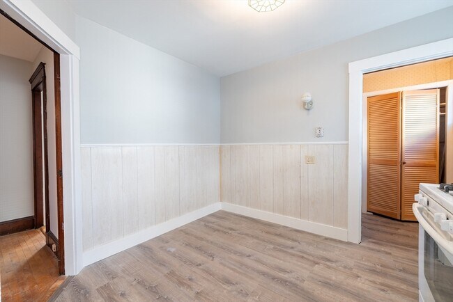 Building Photo - 35 Hosmer St