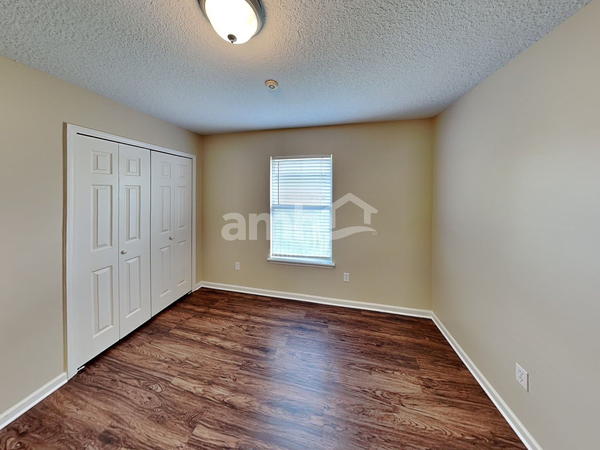 Building Photo - 2533 Royal Pointe Dr