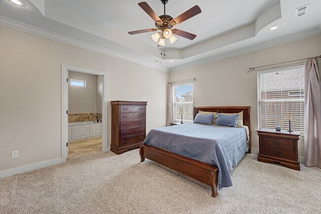Building Photo - 4 bedroom 2 bath Praire Grove Home! Upgrades Galore!