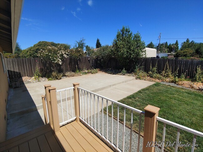 Building Photo - Beautiful Kelseyville rental