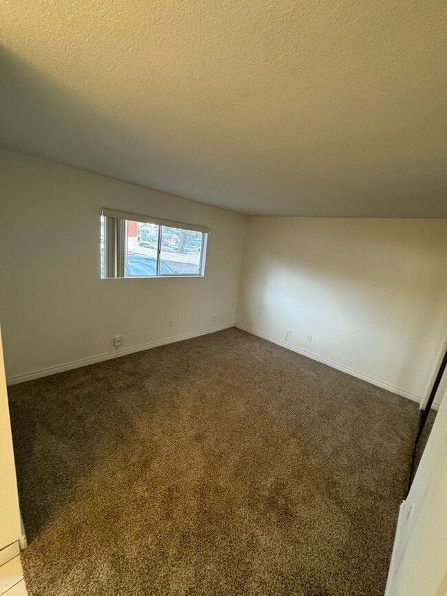 Building Photo - 7414 Mesa College Dr