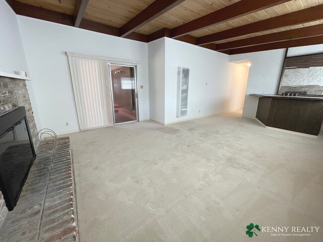 Building Photo - Three Bedroom Home with Lots of Common Area in Sunshine Gardens in SSF