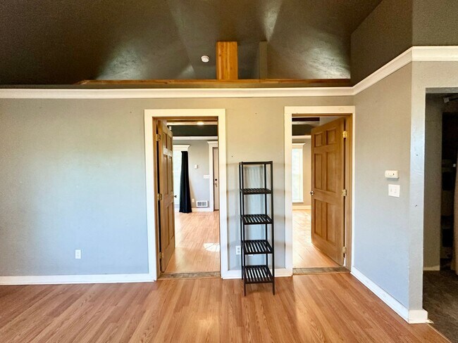 Building Photo - 802 Fields Rd