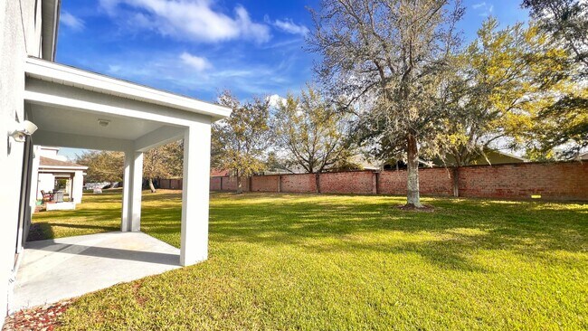 Building Photo - Spacious 4-Bedroom Home in HOA Community with Fantastic Amenities!