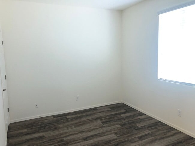 Building Photo - 4214 W Winston Dr