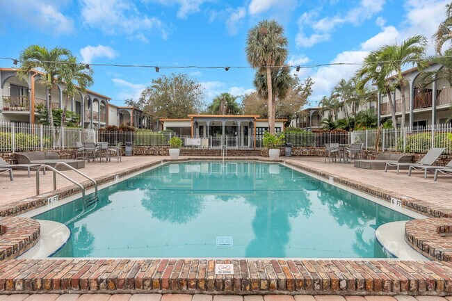 Building Photo - 4307 W Kennedy Blvd