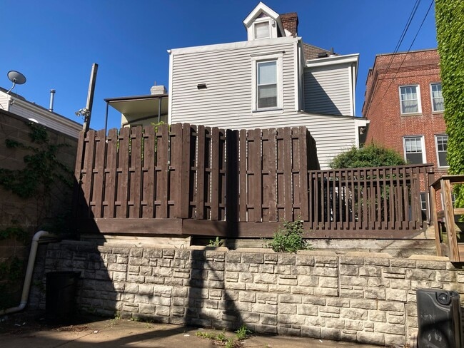 Building Photo - 707 Bellefonte St