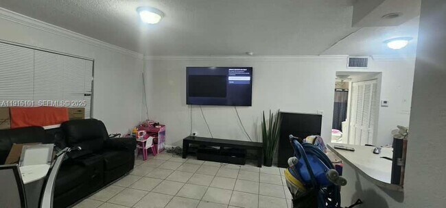 Building Photo - 110 SE 2nd St