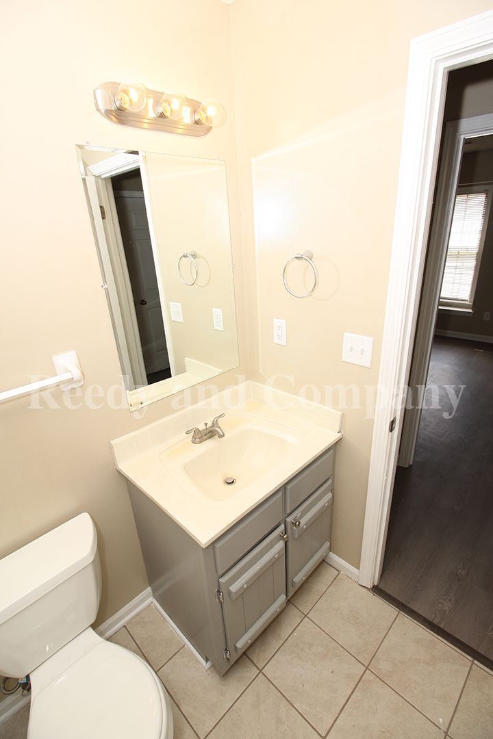 Building Photo - 4682 Sandy Park Dr