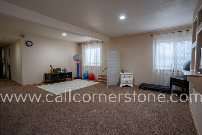 Building Photo - 6950 Highland Vista Dr