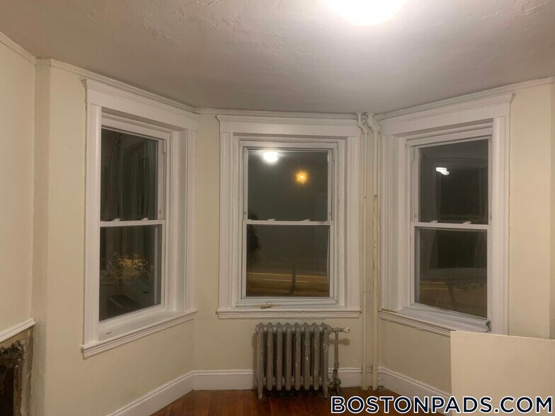 Building Photo - 1167 Boylston St
