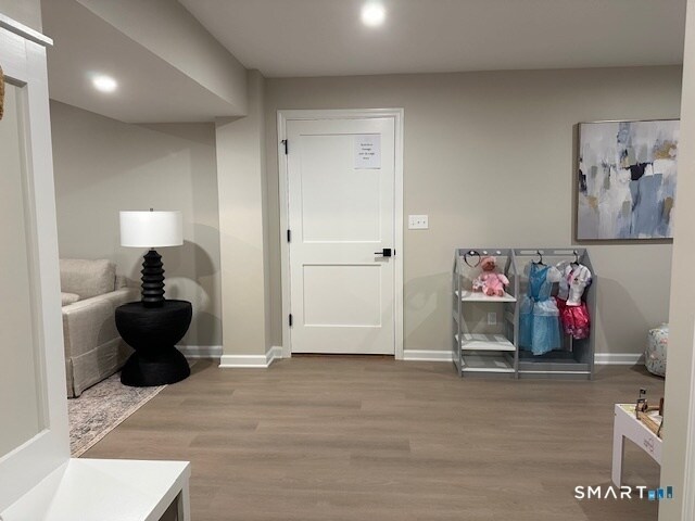 Building Photo - 74 Soundview Ave