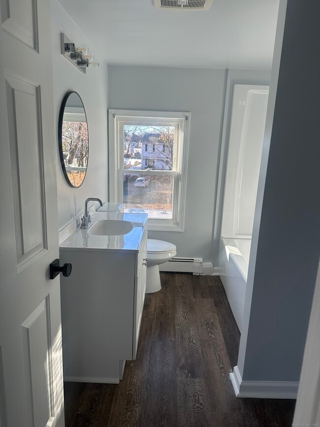 Building Photo - 75 Broad St