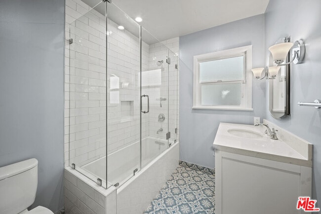 Building Photo - 1453 S Durango Ave