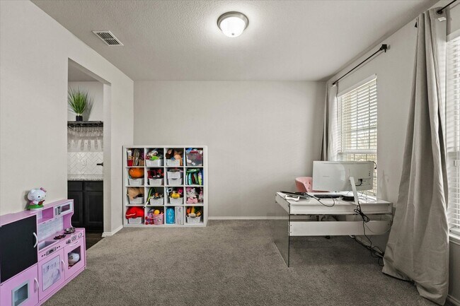 Building Photo - 6025 Driscoll Ln