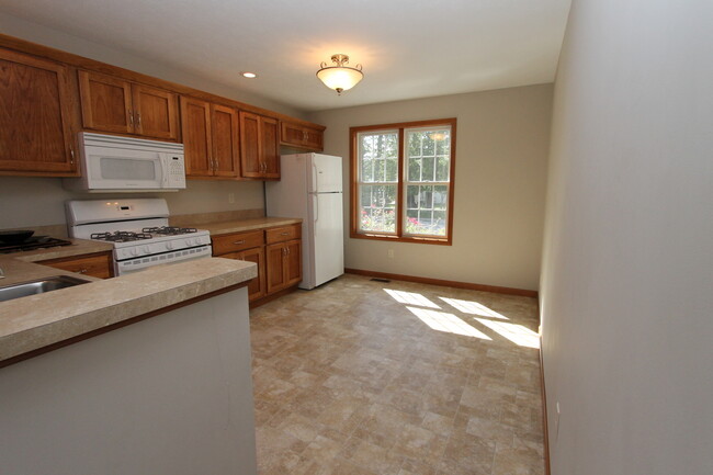 Building Photo - Beautiful 2 Bedroom Condo in the Gardens!