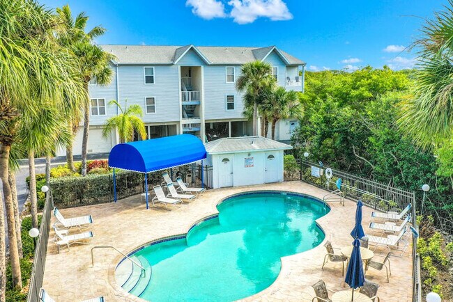 Building Photo - 3601 E Bay Dr