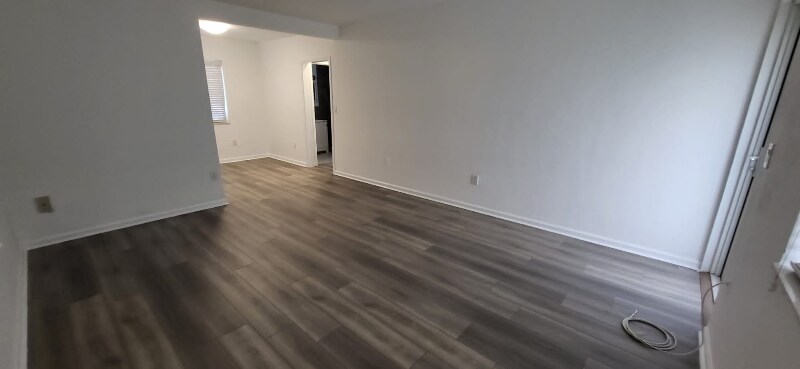 Building Photo - 631 NE 72nd Terrace