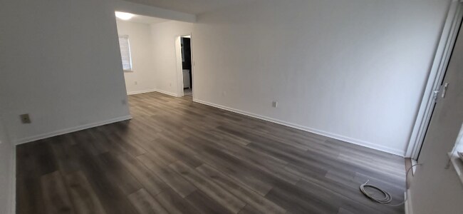 Building Photo - 631 NE 72nd Terrace