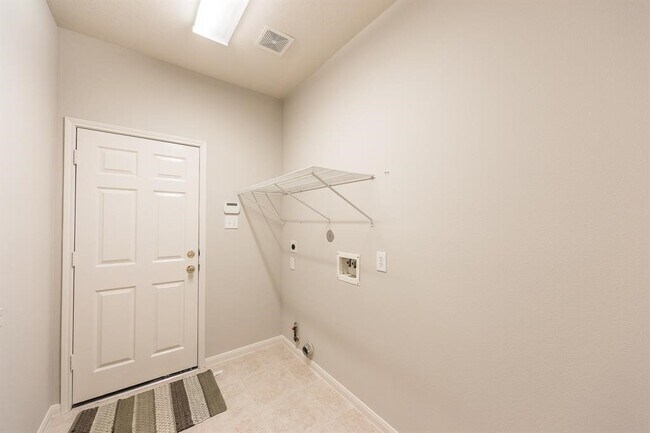 Building Photo - 9934 Barr Lake Dr