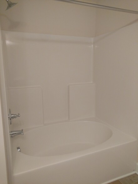 Building Photo - 8201 Lenox Creekside Dr