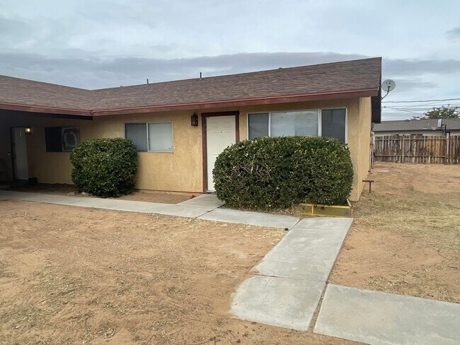 Building Photo - 3711