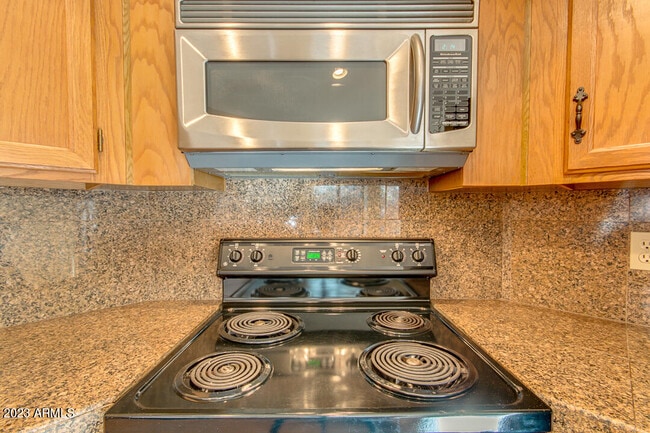 Building Photo - 9526 E Wood Dr