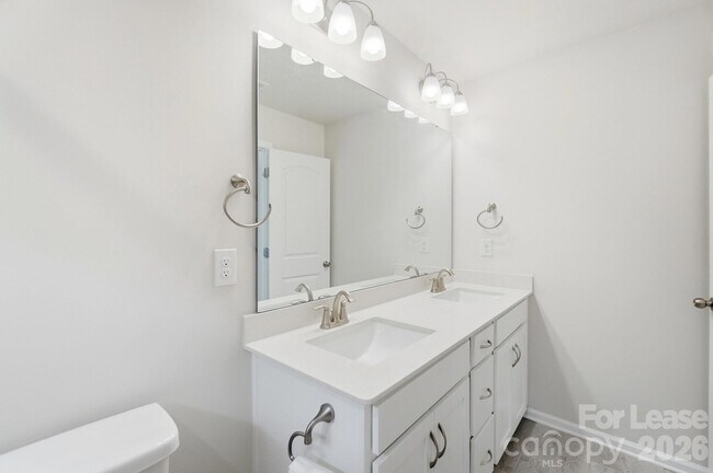 Building Photo - 14862 Tamarack Drive