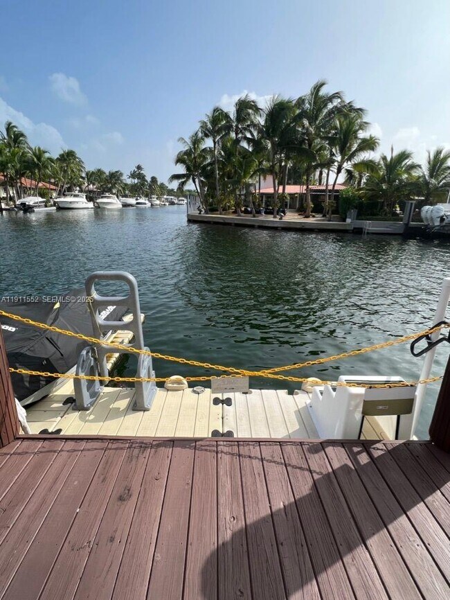 Building Photo - 2430 NE 135th St