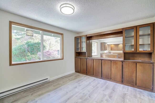 Building Photo - 3bd/2ba North Bend House