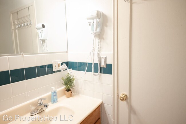 Building Photo - 3 br, 2 bath House - 147 S Mathilda Ave