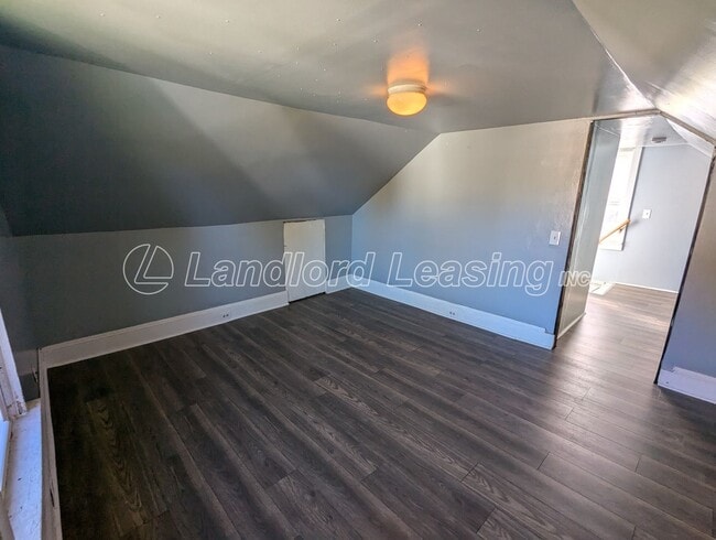 Building Photo - Cozy 2-Bedroom Home on a Beautiful Lot in Amherst!