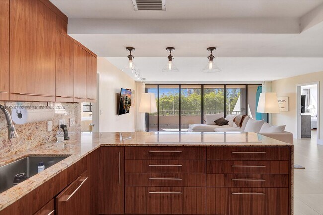Building Photo - 11113 Biscayne Blvd