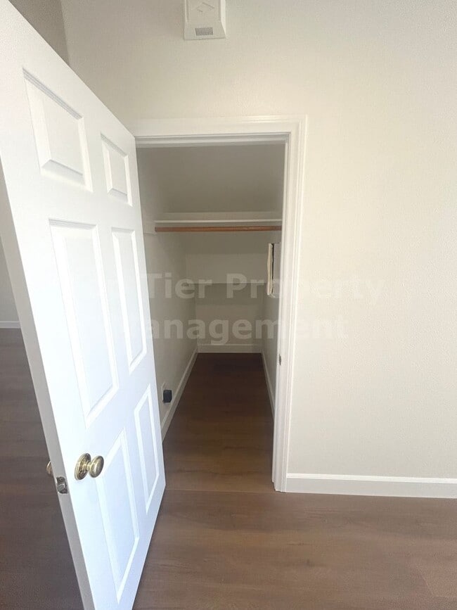 Building Photo - ***Gorgeous 4 bed / 3 bath / 2,585 sqft House in Calavera Hills - Available 07/01***