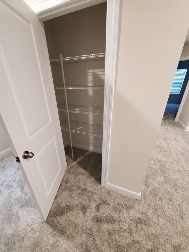 Building Photo - Beautiful Home in Huntersville