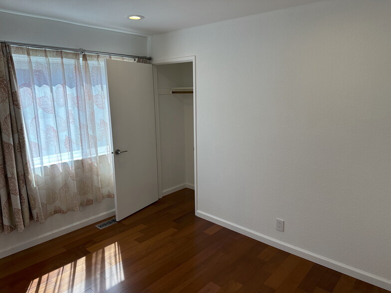 bedroom 1 - 43 E Court Ln