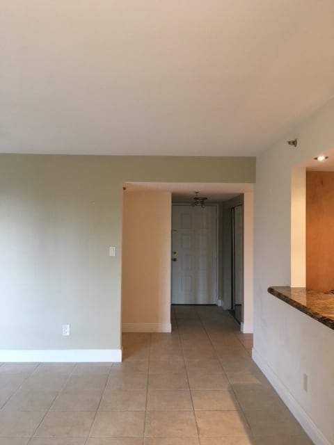 Building Photo - 2025 Lavers Cir